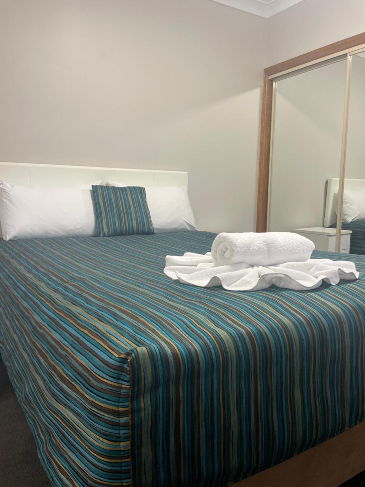 Oasis Inn Ulladulla - Welcoming Guests 18 Years And Older Екстериор снимка