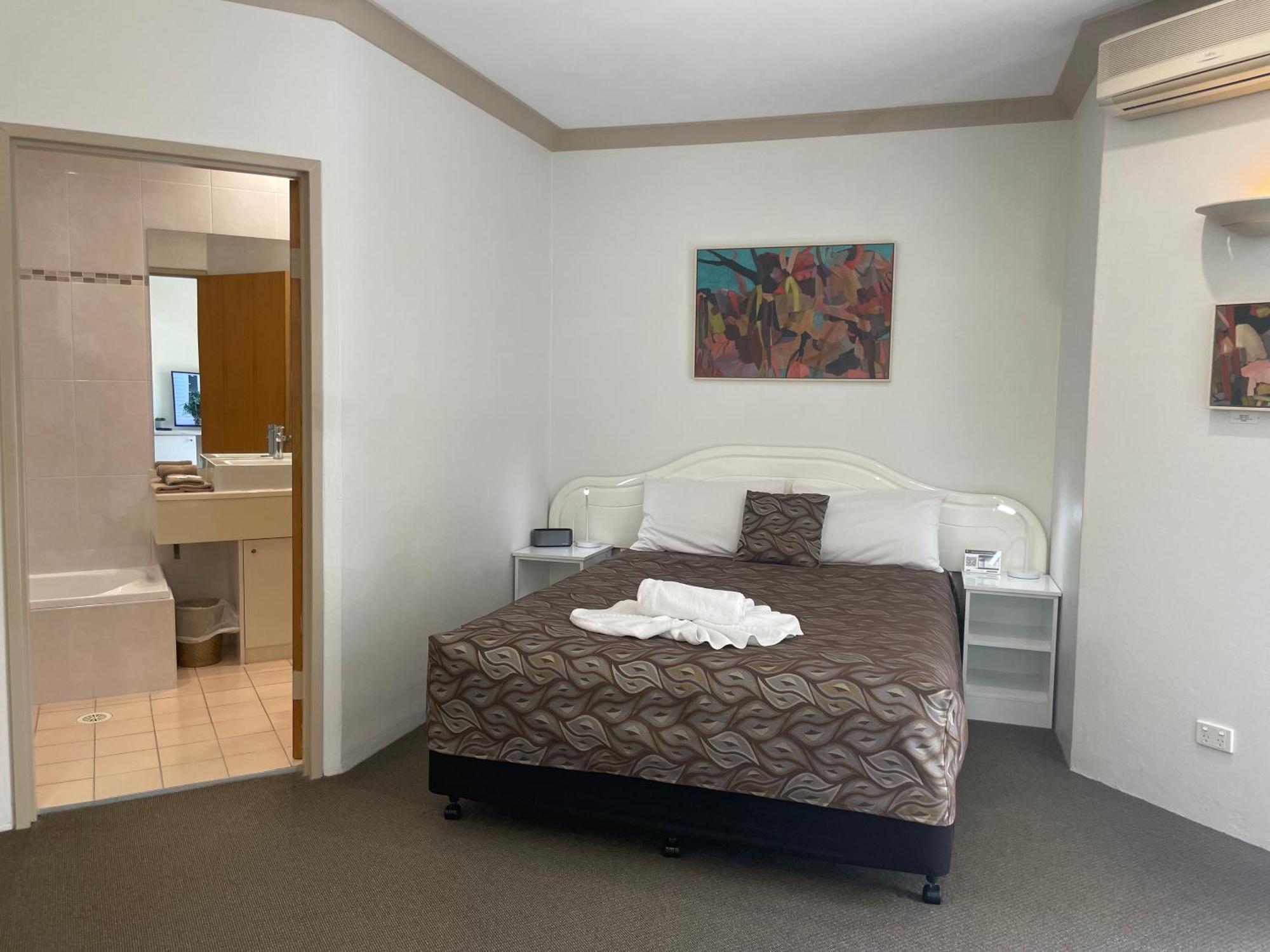 Oasis Inn Ulladulla - Welcoming Guests 18 Years And Older Екстериор снимка