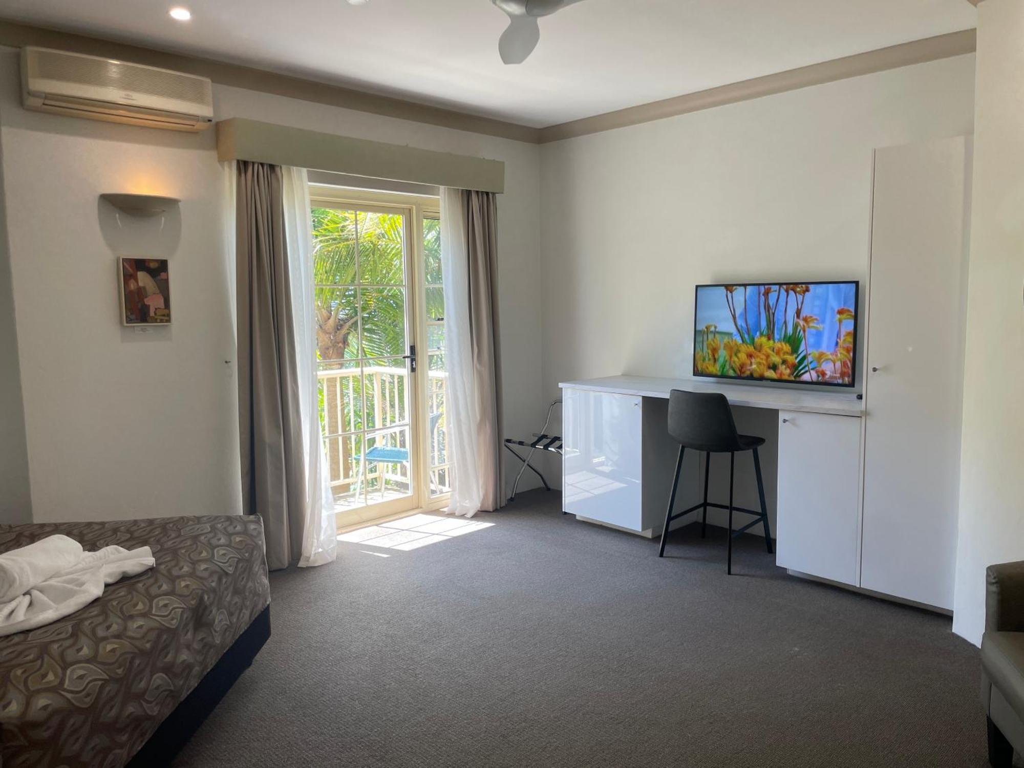 Oasis Inn Ulladulla - Welcoming Guests 18 Years And Older Екстериор снимка