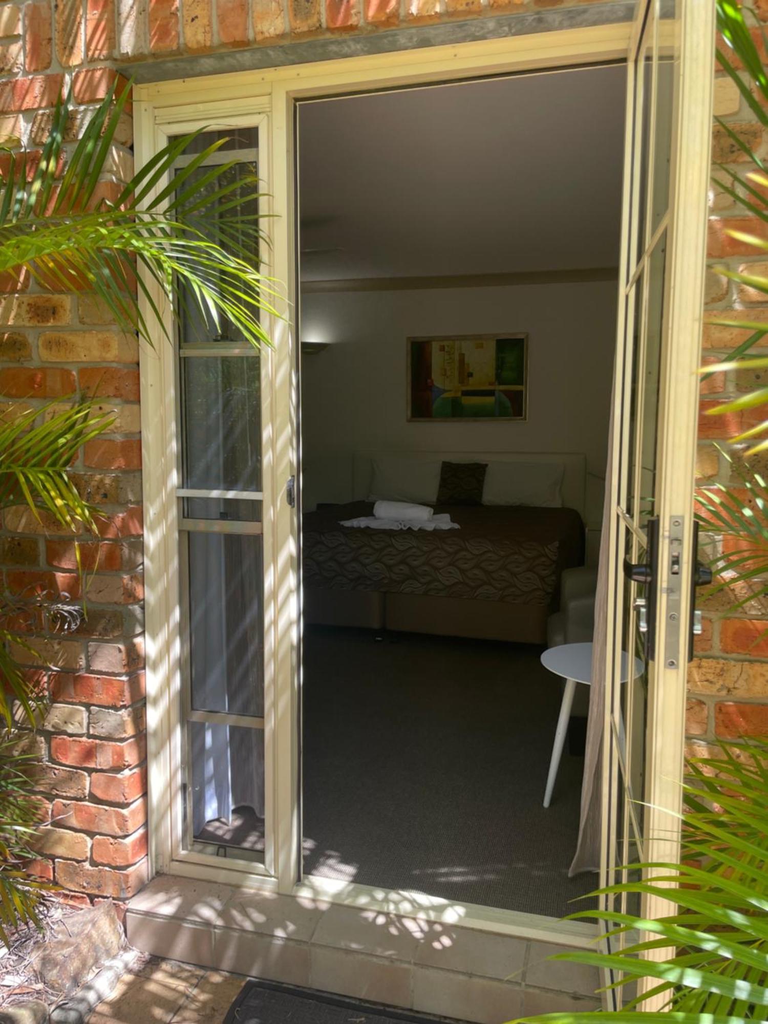 Oasis Inn Ulladulla - Welcoming Guests 18 Years And Older Екстериор снимка