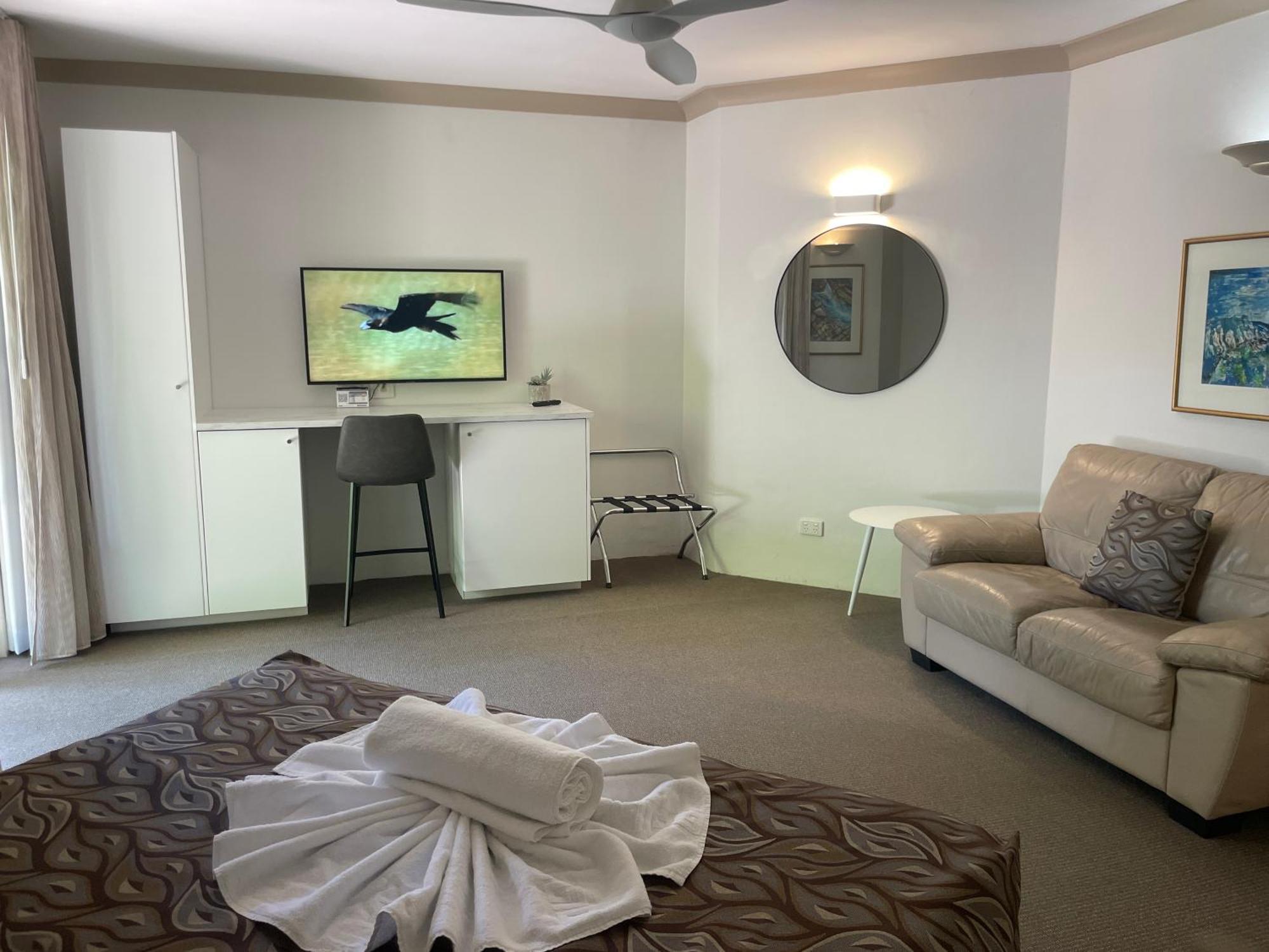 Oasis Inn Ulladulla - Welcoming Guests 18 Years And Older Екстериор снимка