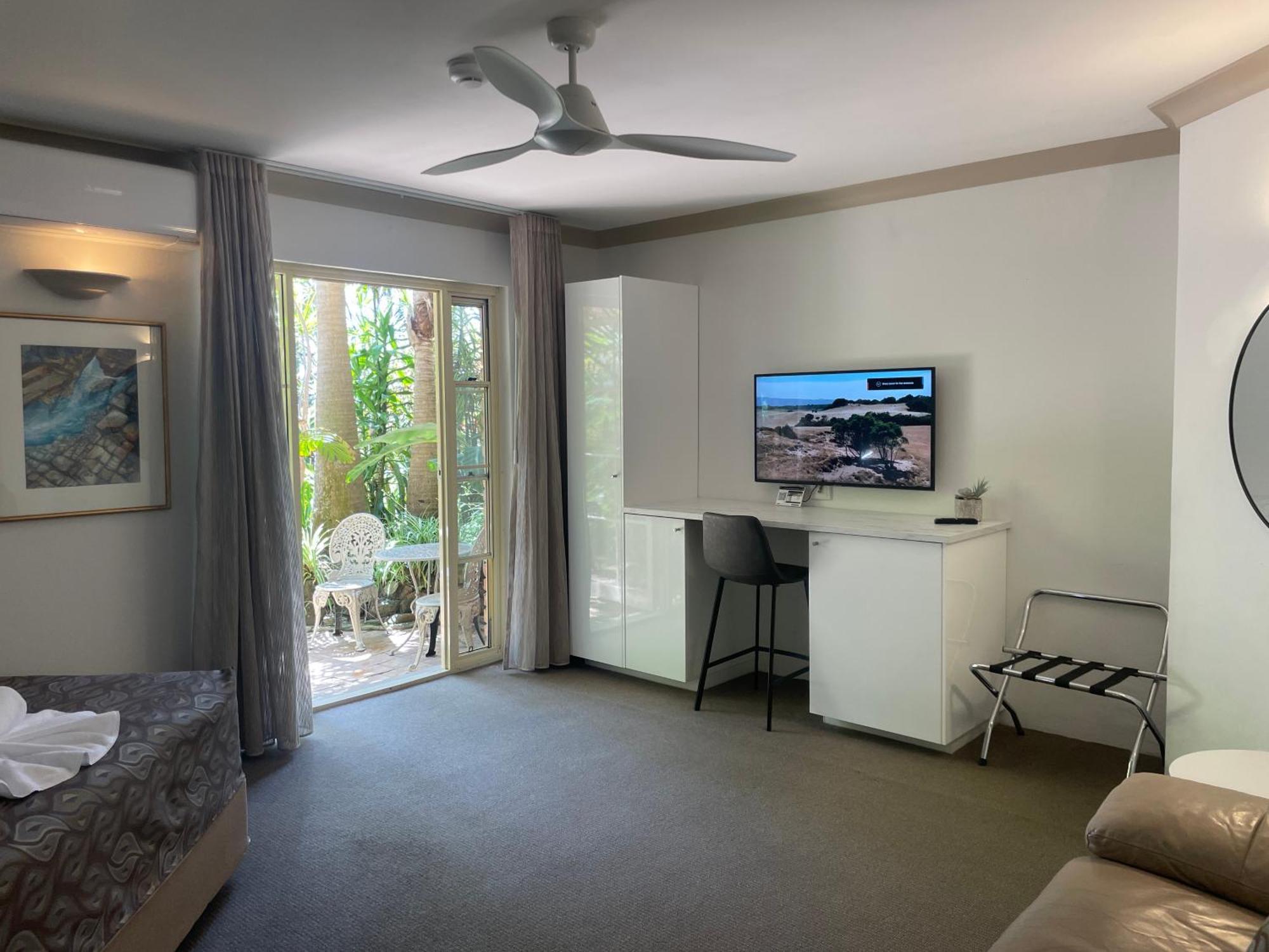 Oasis Inn Ulladulla - Welcoming Guests 18 Years And Older Екстериор снимка