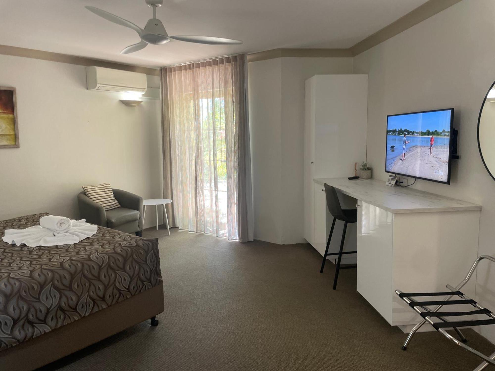 Oasis Inn Ulladulla - Welcoming Guests 18 Years And Older Екстериор снимка