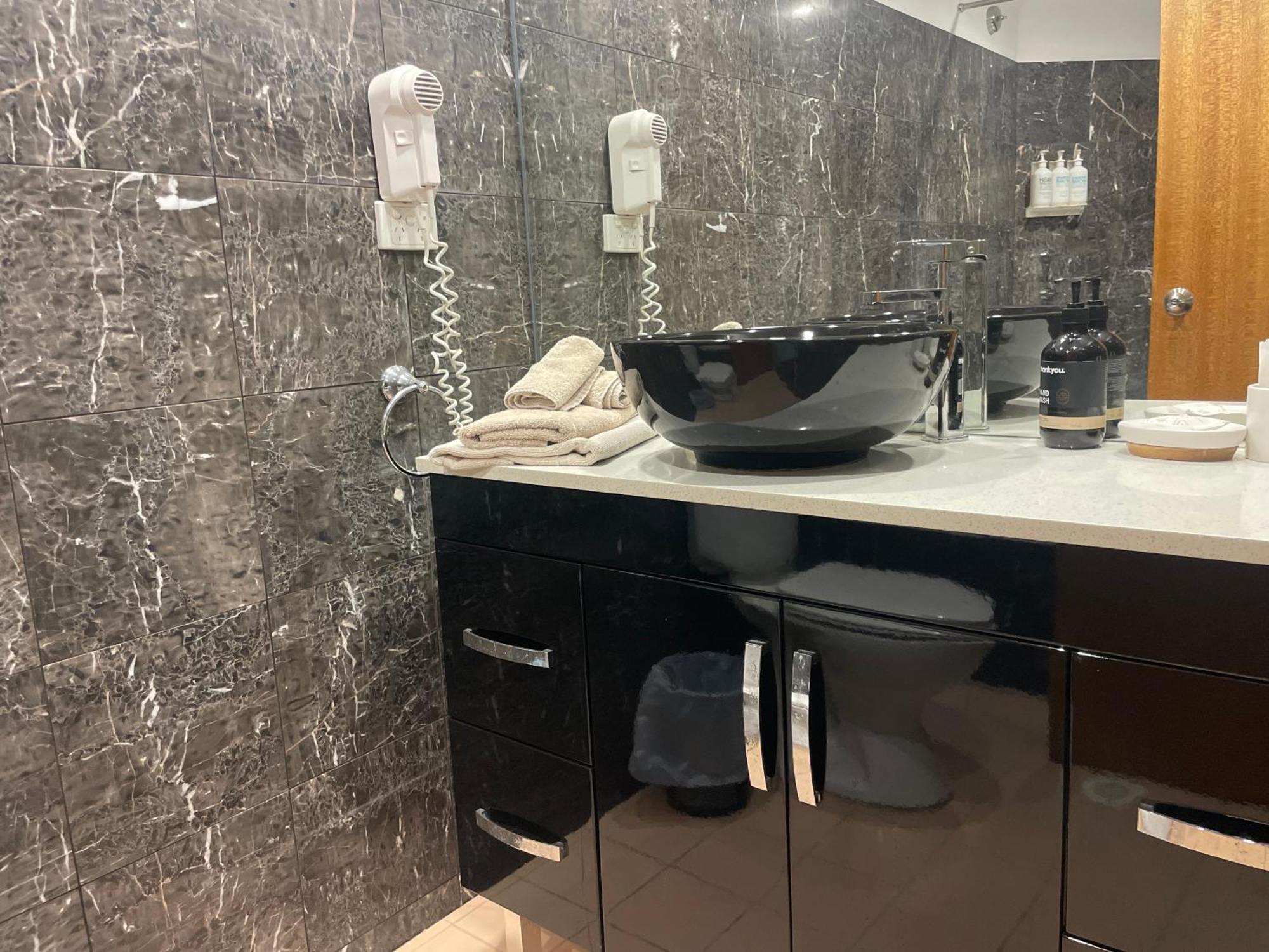 Oasis Inn Ulladulla - Welcoming Guests 18 Years And Older Екстериор снимка