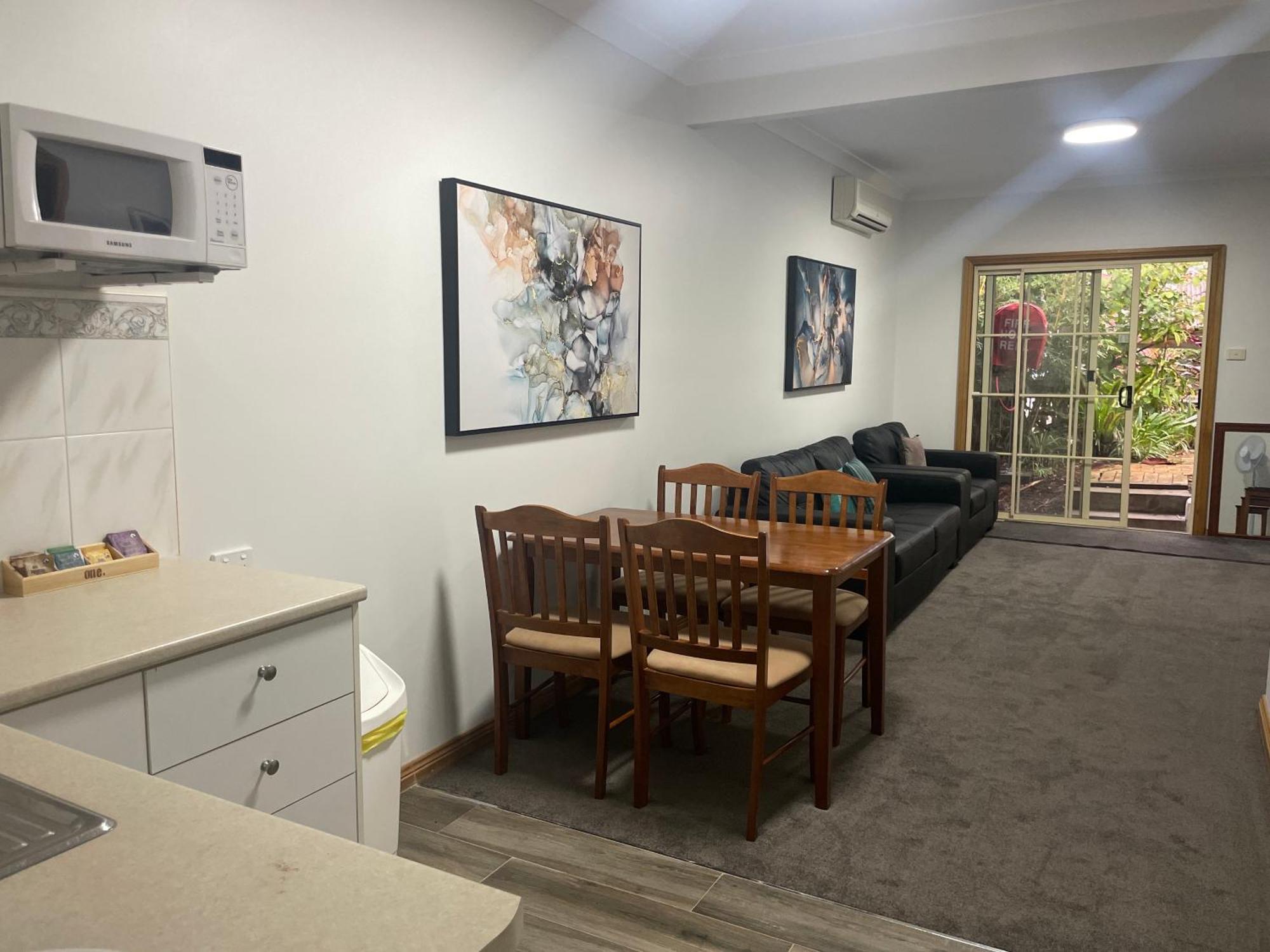 Oasis Inn Ulladulla - Welcoming Guests 18 Years And Older Екстериор снимка